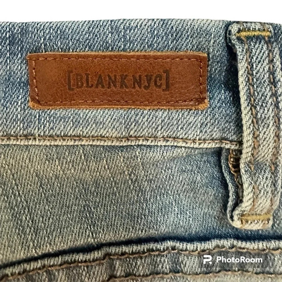 Blank NYC denim shorts with distressing Size 27 - Picture 4 of 7